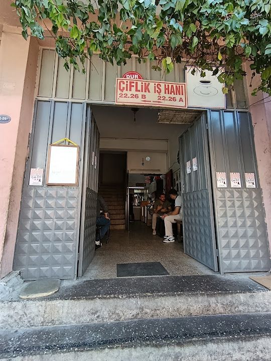 Çiftlik İş Hanı Ali Babanın Çay Evi