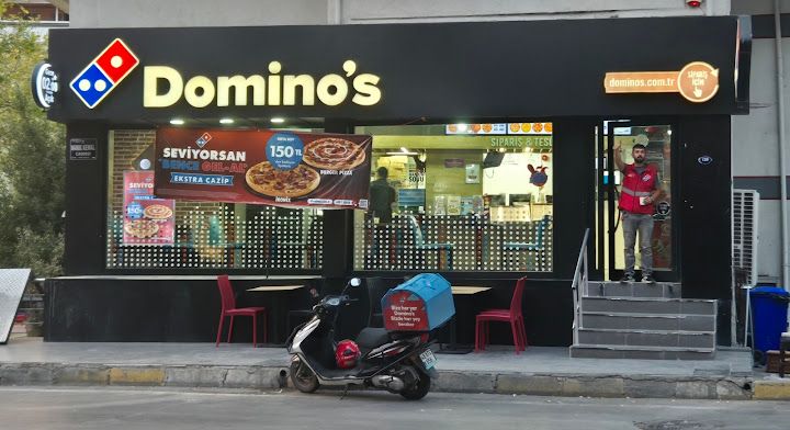 Domino's pizza buca nato