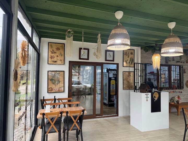 Kırklar çınaraltı çeşme cafe