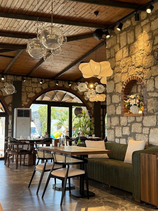 Mavera lounge
