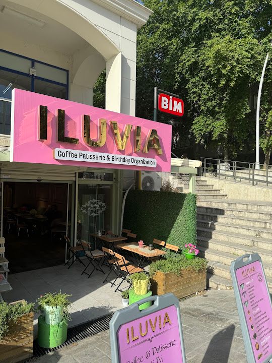 Iluvia Cafe