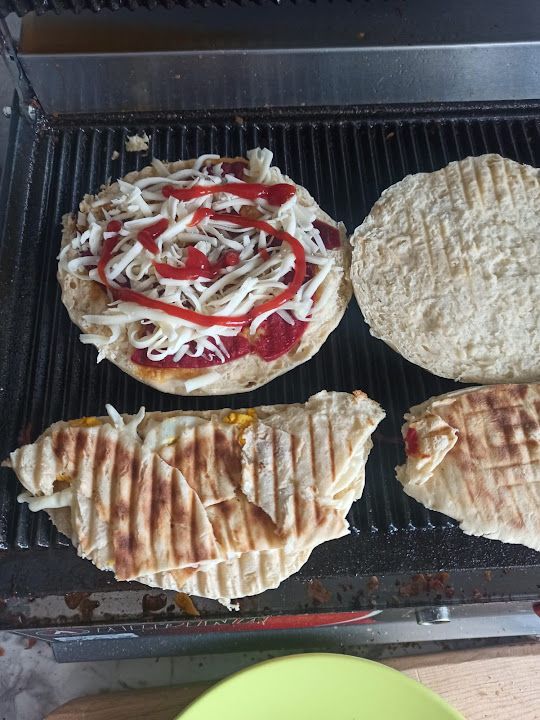 Aycan Tost Köfte Kokoreç Ciğer Kelle Paça Salonu