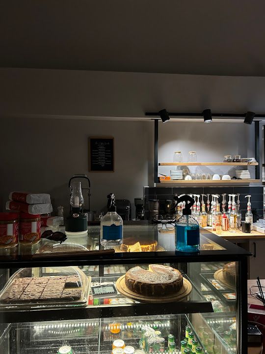 FLAT COFFEE & CAKE