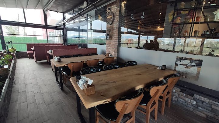 Marnero Cafe Restoran