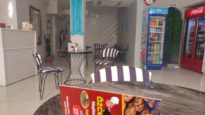 Özceniklioğlu Köfte Salonu