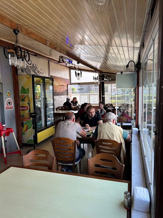 Hamsi' Ye Kebap Pide Salonu