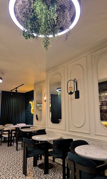 Ovva Lounge