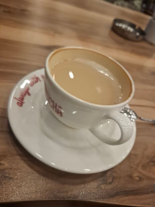 Eva Cafe & Lounge