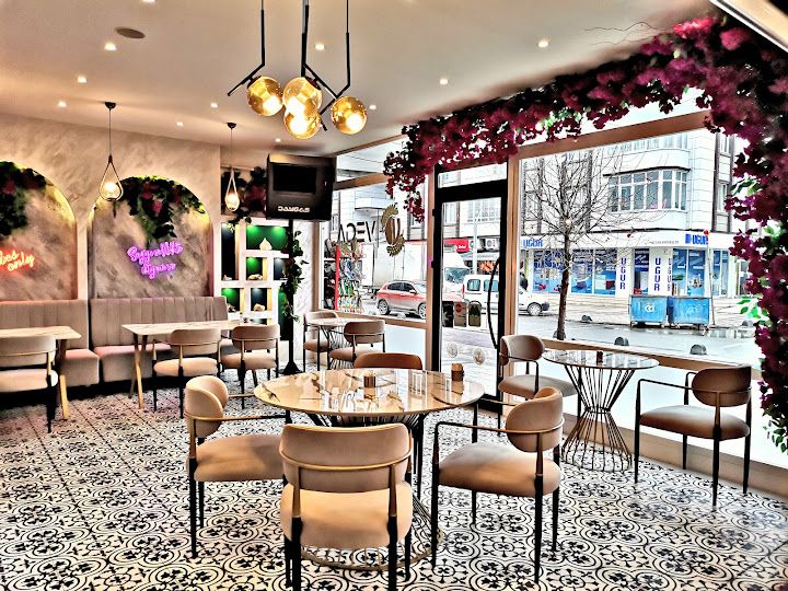 Cute Cafe