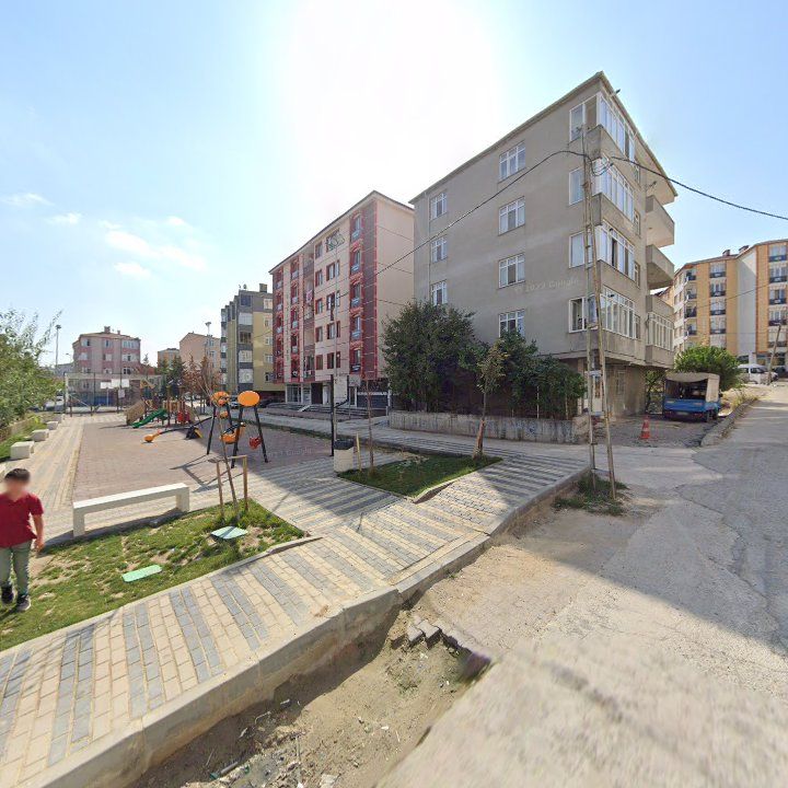 Güler Dondurma Ve Çiğ Köfte