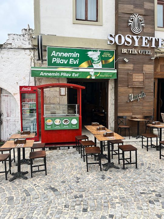 Annemin Pilav Evi