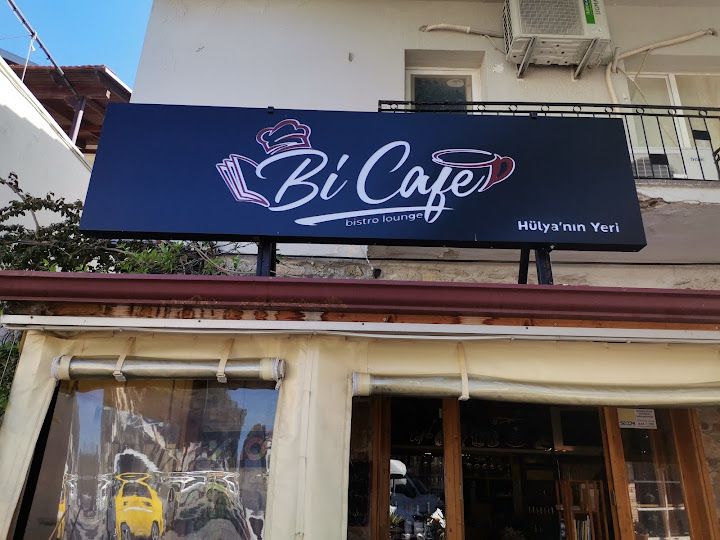 Bi Cafe Bistro & Lounge