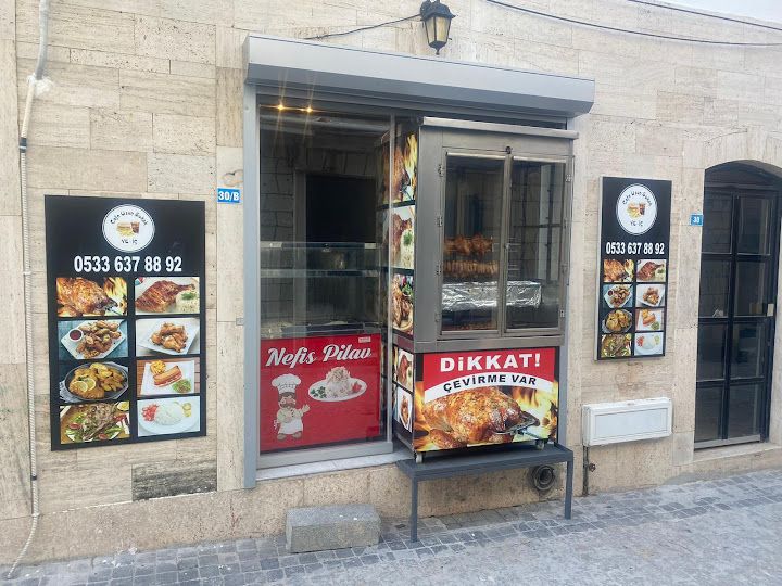 Çeşme Uzun Sokak Tavukçusu Çeşme