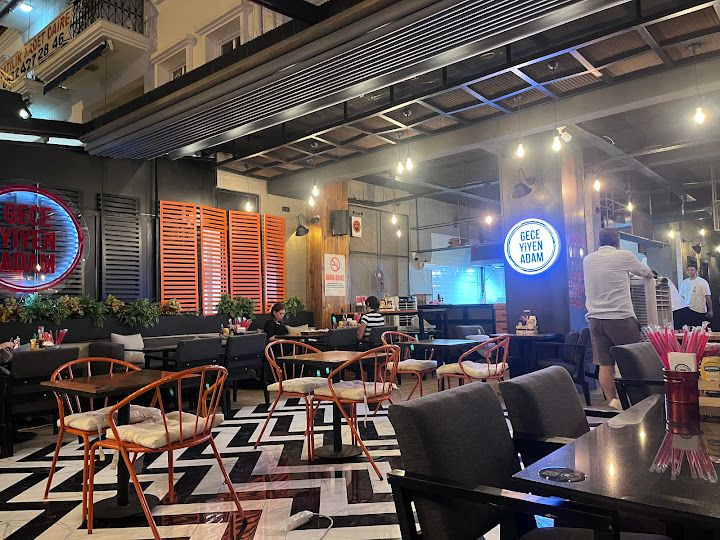 Gece Yiyen Adam Çeşme