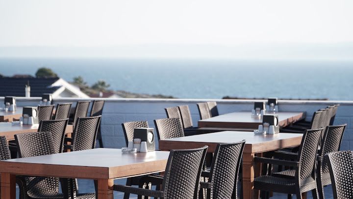 Mavi ay restaurant & market