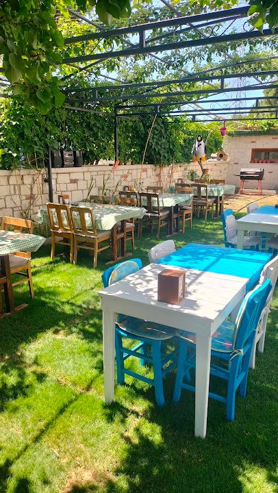 Zeynep 'in Kahvaltı Bahçesi
