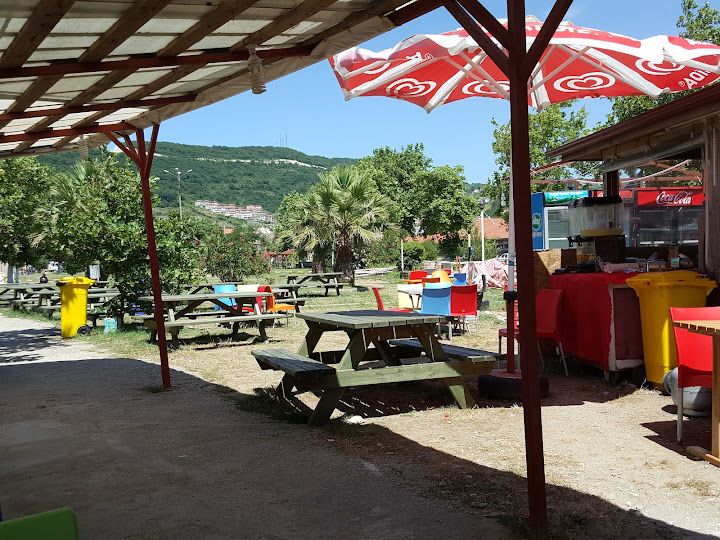 Sahil Çay Bahçesi