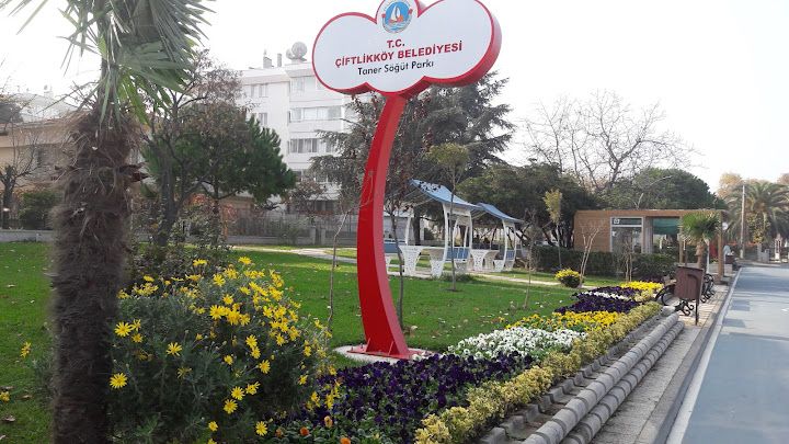 Çiftlikköy Ahşap Büfe
