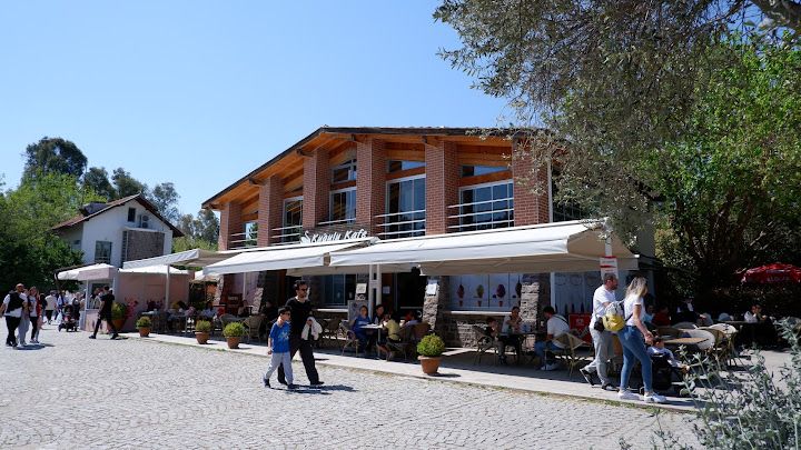 Kuğulu Cafeterya