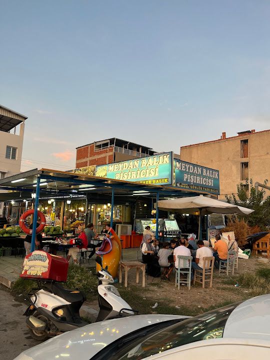 Meydan balık pişiricisi çiğli