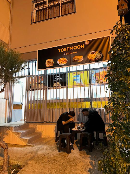 Tostmoon