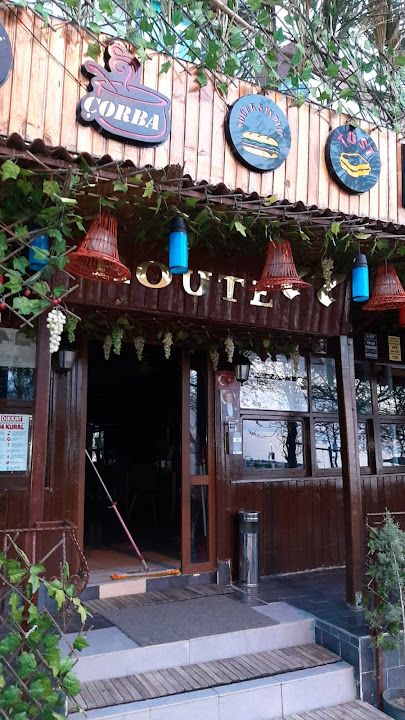 Route 77 Cafe & Restoran