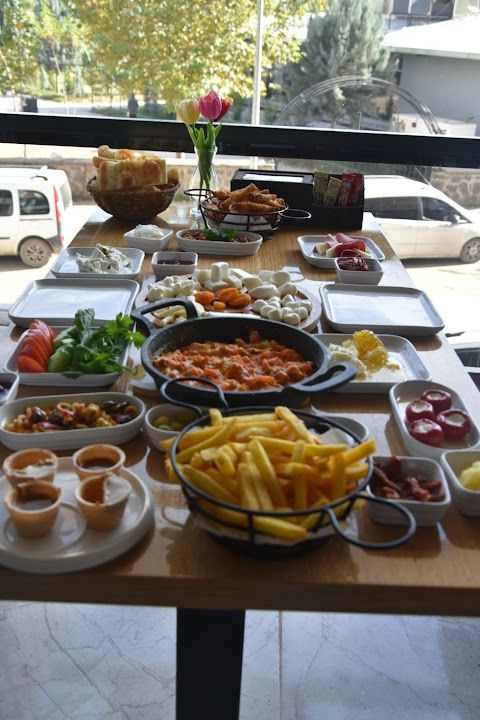 Riviera Brunch & Coffee