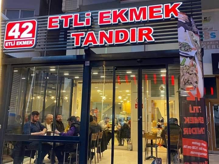 42 Etli Ekmek