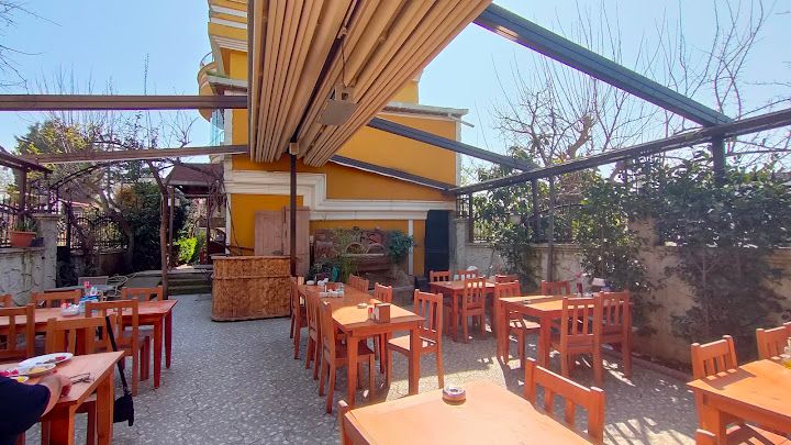 Hocanın Yeri Köfte Sarayı