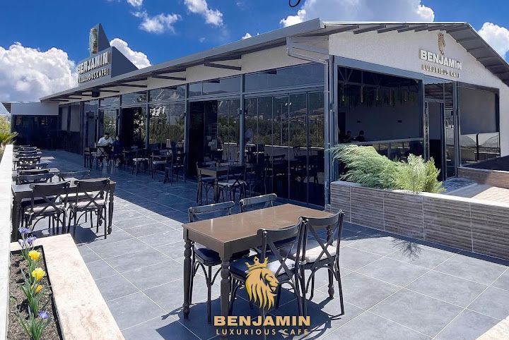 Benjamin Luxurious Cafe