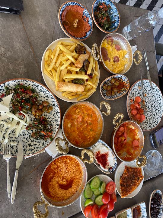 BEYAZ KONAK CAFE PATISSERIE