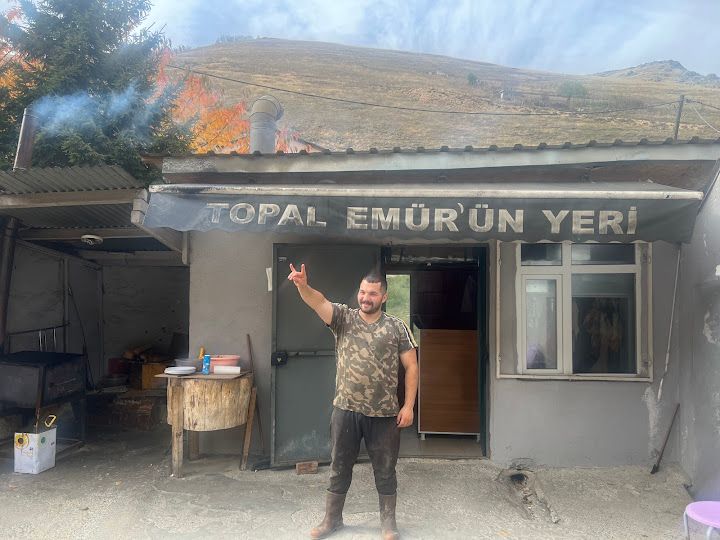 Topal Emür'ün Yeri