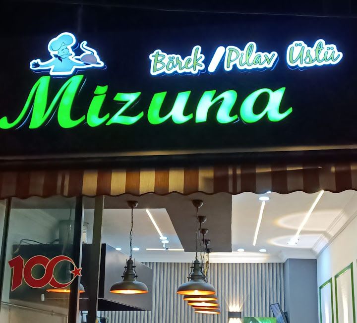 Mizuna Börek-pilav Üstü
