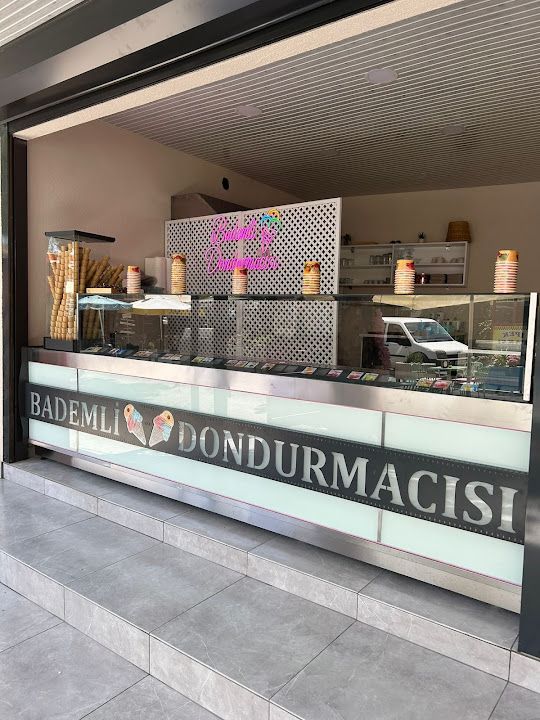 Bademli dondurmacısı