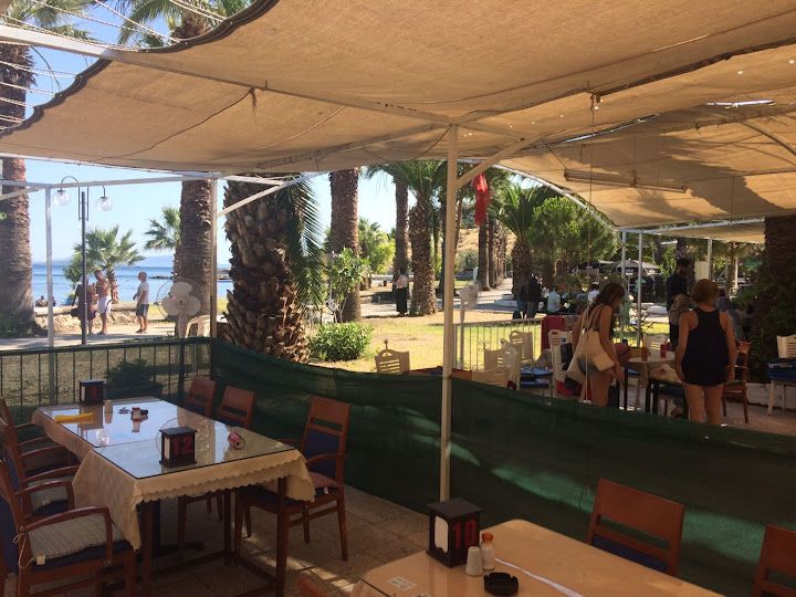 Eyko Cafe Kamping Motel Market