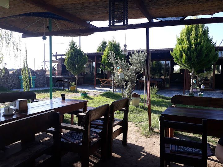Kıvanç Doğa İçinde Kahvaltı , Gözleme-unlu İçli Köfte Ve Mangal Bahçesi