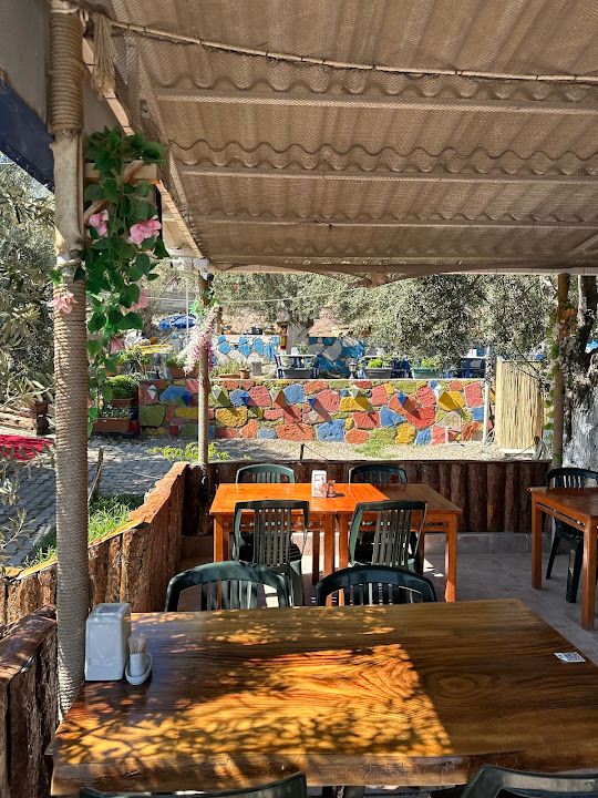 Ruhi beach & restaurant
