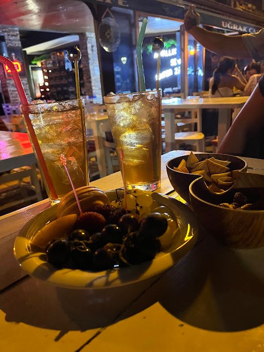 Uğrak Cafe & Bar