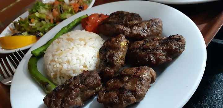 Çınaraltı Köfte Solonu