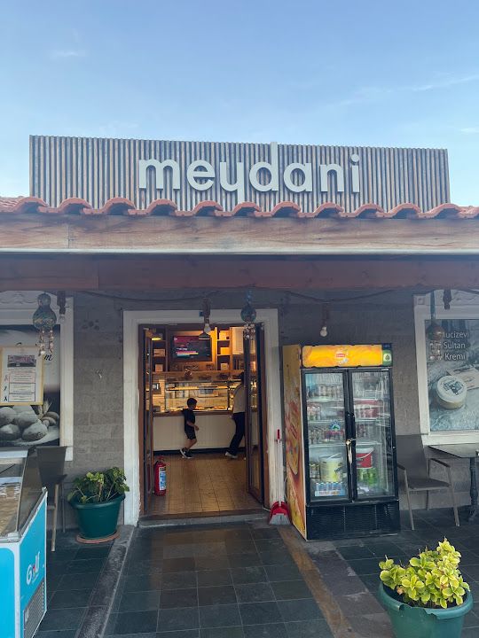 Meydani Pastanesi