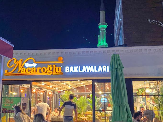 Nacaroğlu Baklavaları Edremit