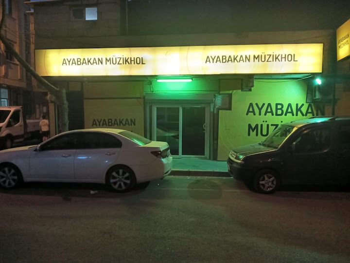 Ayabakan müzikhol
