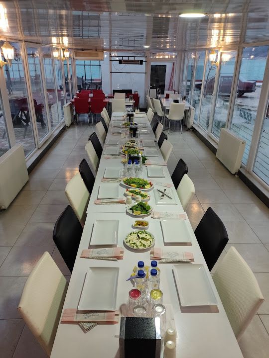 ŞURA CAFE ÇAY BAHÇESİ & KİRALIK TEKNE TURLARI