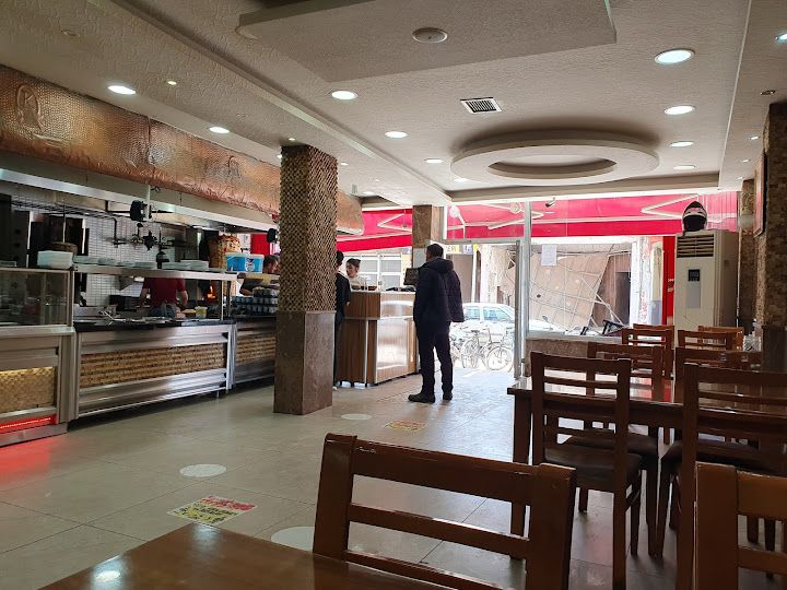 Küçükler Yaprak Döner