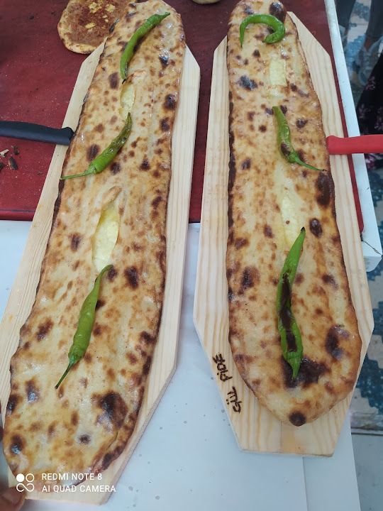 Gülüm Pide Emet