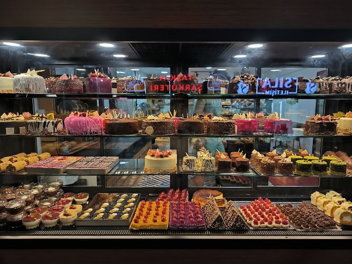 Balcıoğulları Pasta Cafe