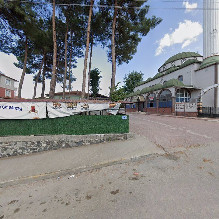 Ulucamii çay bahçesi