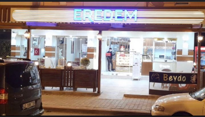 Eredem Pastanesi Üçgöz şubesi