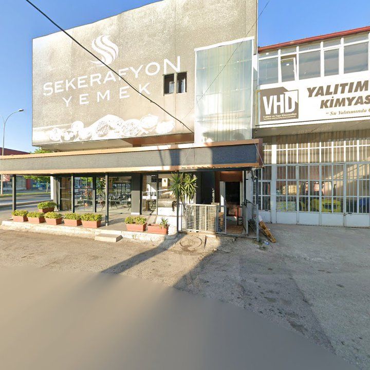 Ada Nehir Yaprak Döner