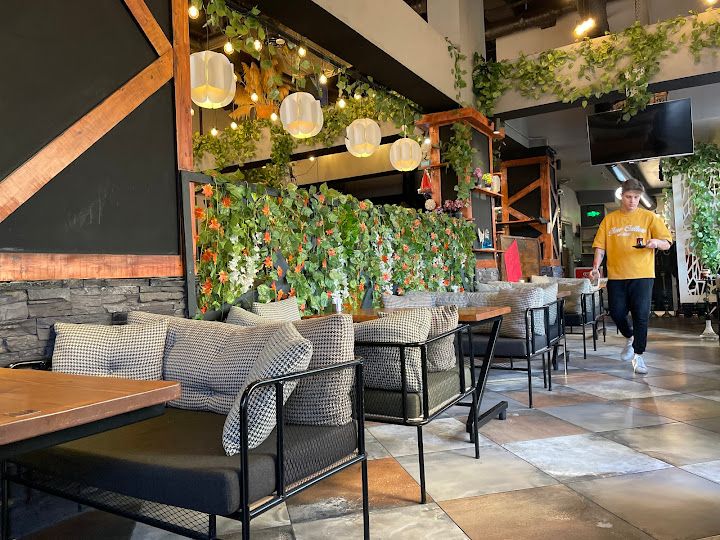 One Mars Cafe & Bar